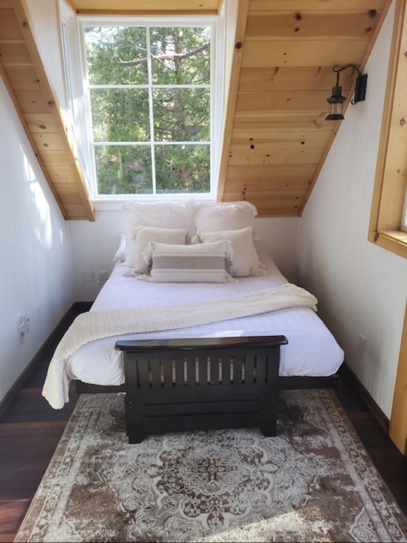 Hobbit House - Charming In Town Villa Айдълуайлд Екстериор снимка